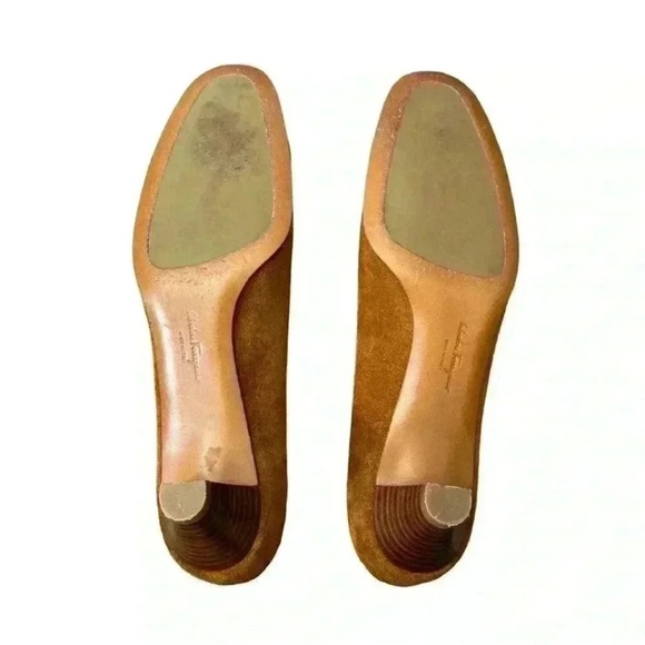 Vintage Salvatore Ferragamo Suede Kitten Heels Size 7 In Cognac - Picture 4 of 10